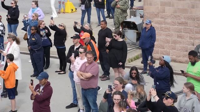 USS Gerald R. Ford Departs Naval Station Norfolk for Deployment смотреть онлайн