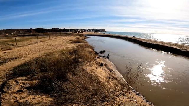 ОРЛОВКА. ПОШЛА ЖАРА! Река КАЧА ВЫШЛА В МОРЕ по новому РУСЛУ! смотреть онлайн