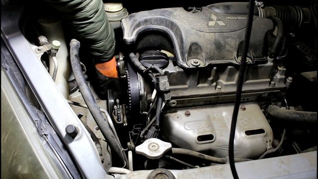 Замена сальников распредвала на Mitsubishi Colt 1,5 Мицубиси Кольт 2003 года 1часть смотреть онлайн