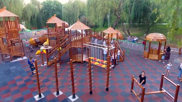 Детская площадка в Ecopark смотреть онлайн