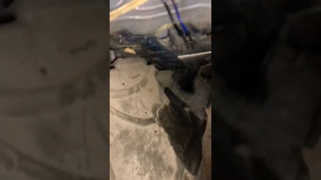 Снятие топливного бака на Mercedes W212 2.2cdi смотреть онлайн