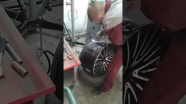 Ремонт литого диска, заваривание трещины литого диска аргонной сваркой. Часть 2. смотреть онлайн