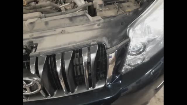 Как заменить лампы ближнего света на Тойота Лендкрузер смотреть онлайн
