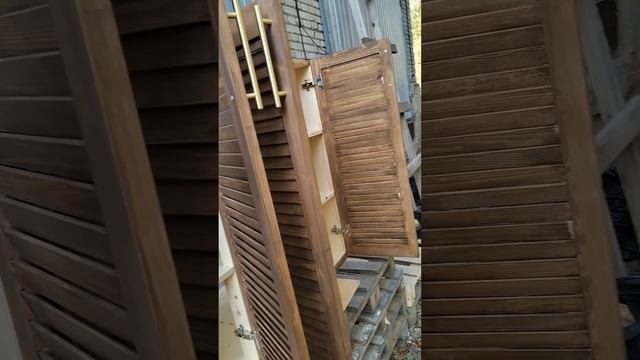 Шкаф из массива дерева