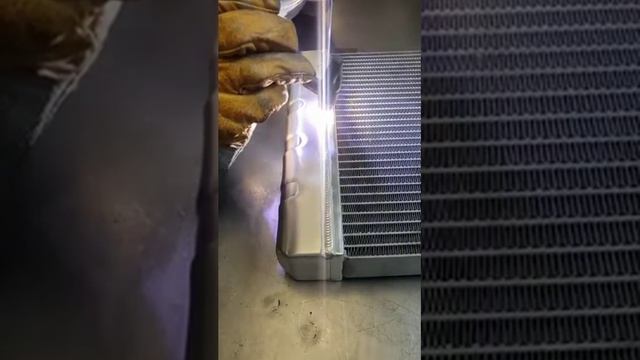 tig welding 2021 radiator from the car аргон сварка,сварка радиатора автомобиля. смотреть онлайн