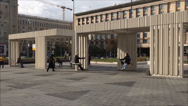 Куда уходит детство? На Маяковскую площадь! смотреть онлайн