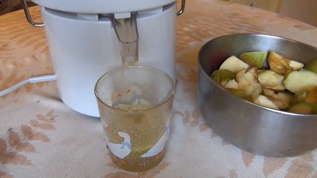 Juicer BRAUN MP32 . We make Apple juice. смотреть онлайн