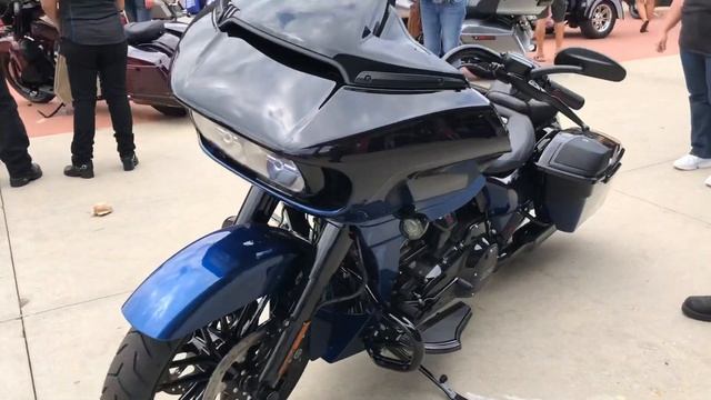 2019 new CVO Road Glide - Museum Milwaukee Harley-Davidson смотреть онлайн