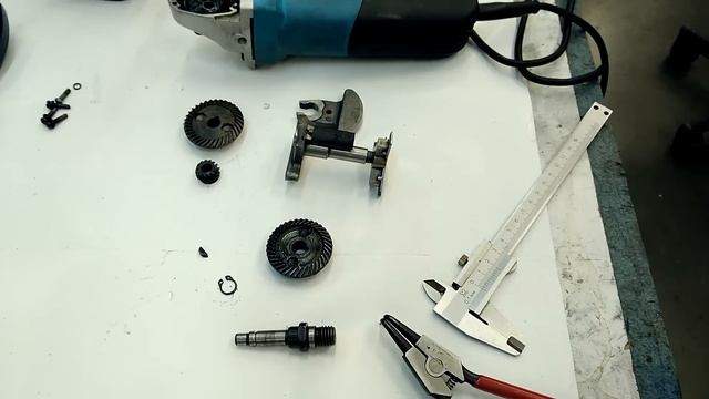 Как правильно заменить пару - Треск в редукторе УШМ/ Дешманский инструмент смотреть онлайн