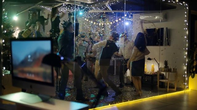 velcom. Новый смартфон за 99 рублей и полгода услуг связи в подарок