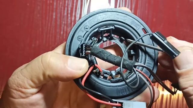Airbag ışığı hatası nasıl düzeltilir. Clio 3 airbag kablosu değişimi. смотреть онлайн