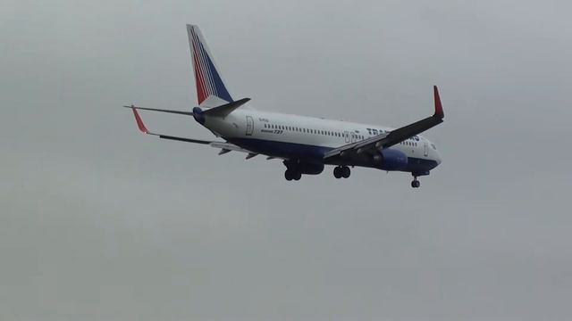Transaero Boeing 737-800 EI-RUB Landing London Heathrow 09L смотреть онлайн
