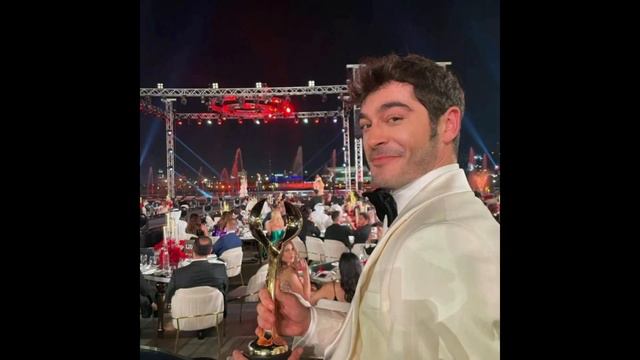 ¡Burak Deniz ganó en lugar de Hande Erçel! смотреть онлайн