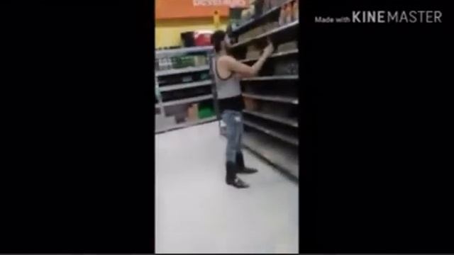 Ej-Smooth dancing and doing the git up challenge (Deleted Video) смотреть онлайн