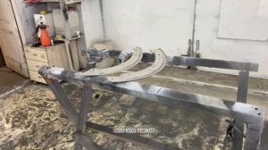 Mitsubishi Pajero IV ремонт крышки багажника, удаление ржавчины из под стекла.