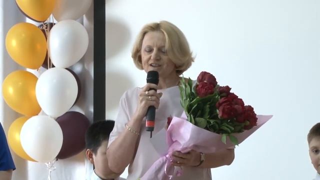 Последний звонок в 11 х классах смотреть онлайн