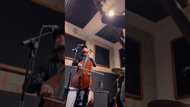 Pitter-Patter 🌧🔮 (Torin Wright 🎻, Cameron Elijah 🥁Dkupe 🎸) #groove #cello #neosoul #pickupjazz