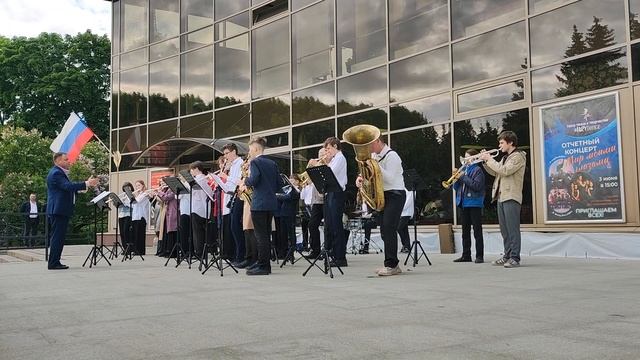 Бьют часы на старой башне смотреть онлайн