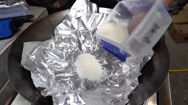 6斤猪大肠熏着吃，猴哥整根一口溜，配上个大葱，吃再多都不腻！【胖猴仔】