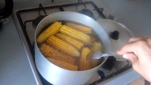 Вкусная вареная молодая кукуруза смотреть онлайн