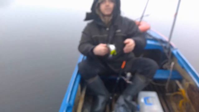 Экстримальная рыбалка в декабре на ПРИПЯТИ. смотреть онлайн