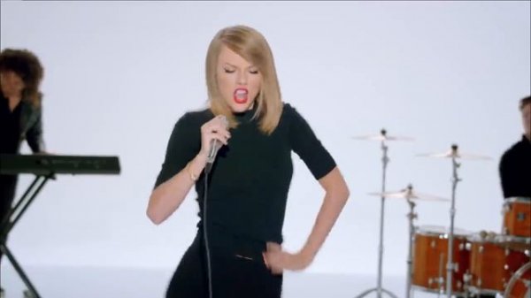 Taylor Swift - Shake It Off (first clip)