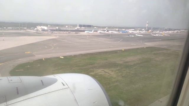 Посадка в аэропорту Милан (Италия) \ Landing at Milan airport (Italy) (15,10,2022) смотреть онлайн
