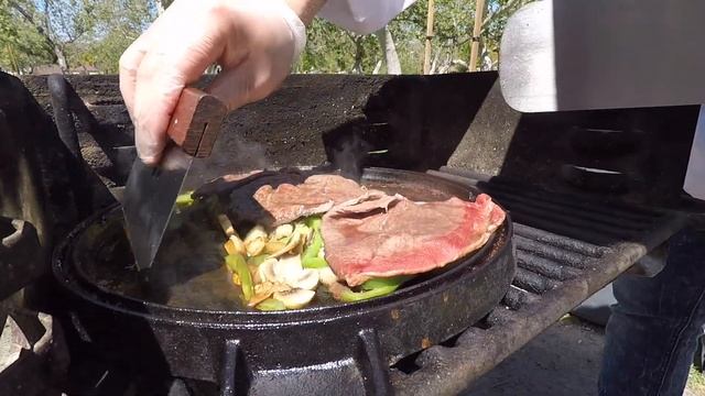 Фили Чизстейк Сэндвич - Philly Cheesesteak Sandwich смотреть онлайн