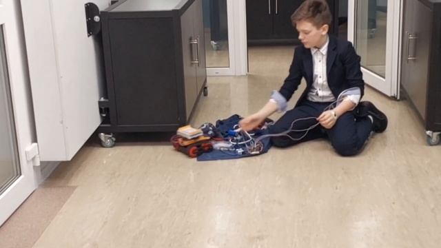 Эйвик - роботизированная мотособака с миоуправлением на элементах Пельтье