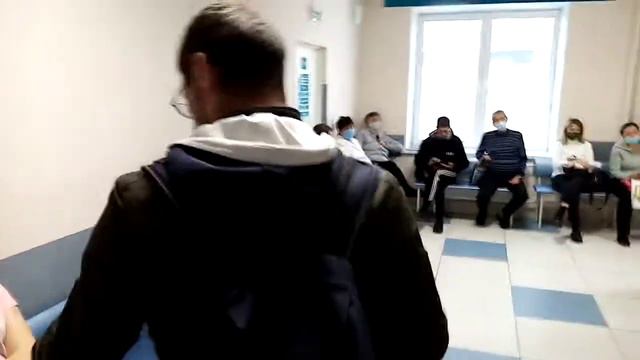 Ходит по больнице странный человек. смотреть онлайн