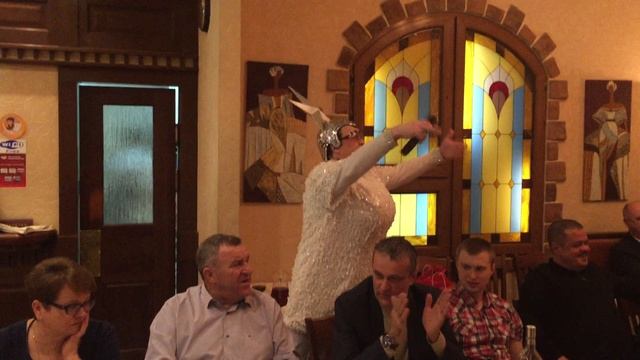 двойник Сердючки Валерий Даниленко белые розы