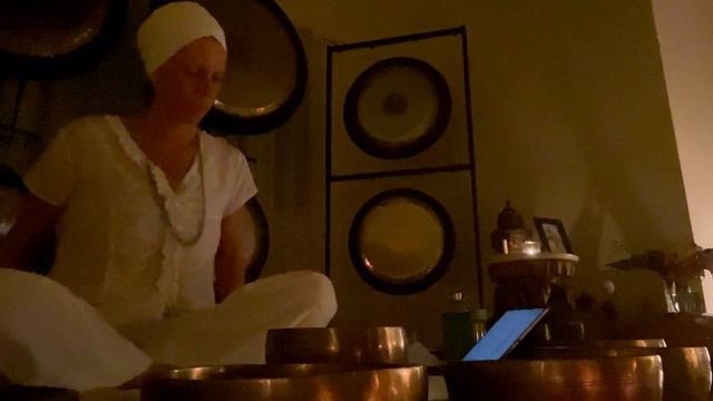 Full Moon Gong-Sound-Meditation 18th Jan 2022 смотреть онлайн
