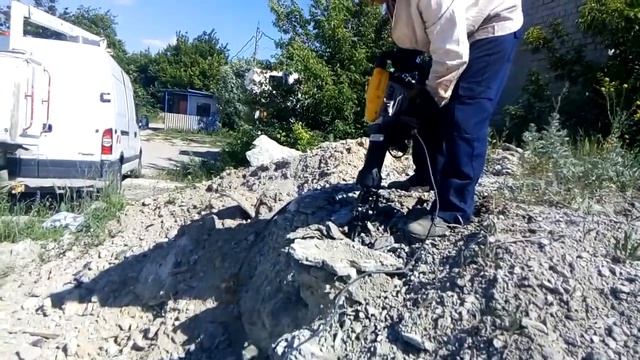 Отбойник пневматический, против отбойного молотка DeWalt D25960K смотреть онлайн