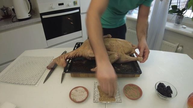 Как вкусно запечь сочного ГУСЯ в духовке...