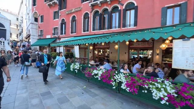 VENICE TODAY. Exploring the Magic of The Floating City смотреть онлайн