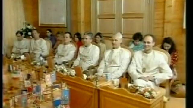 Махариши празднует Маха Ганапати ч.2 29.01.2005 смотреть онлайн