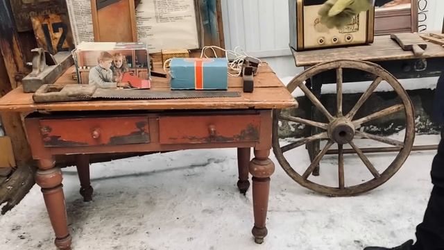 СТАРЬЁВЩИКИ: Спасаем старинные вещи из дома под снос. смотреть онлайн