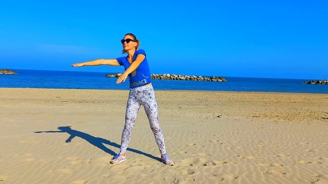 Простые упражнения на каждое утро // Легкая разминка на все тело // Stretching total body light смотреть онлайн