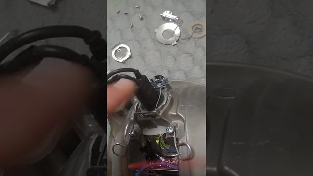 Линзы биксенон в Toyota Funcargo