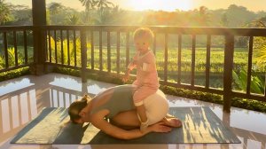 Мама йогиня | Йога 10 минут | Приглашение на курс по йоге и медитации