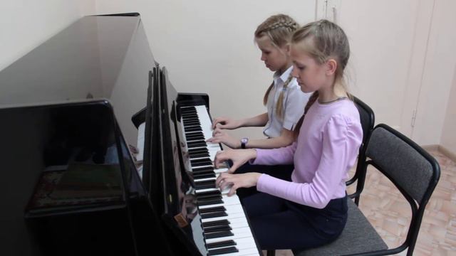 Шмитц М. Романтическая баллада - Никитина Катя, Никитина Маша смотреть онлайн