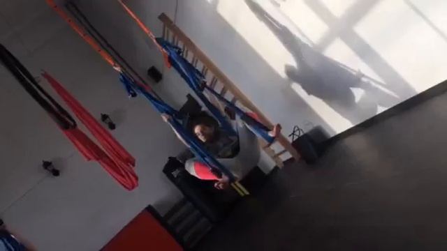 Йога в гамаках airyoga c Ирой Сидневой. смотреть онлайн