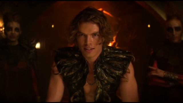 Калибан бросает вызов Сабрине. Леденящие душу приключения Сабрины 3 сезон. смотреть онлайн