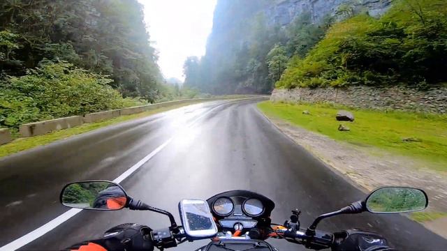 Озеро Рица. Путешествие на Bajaj Boxer. На мотоцикле в горах. Горы. Mototravel.