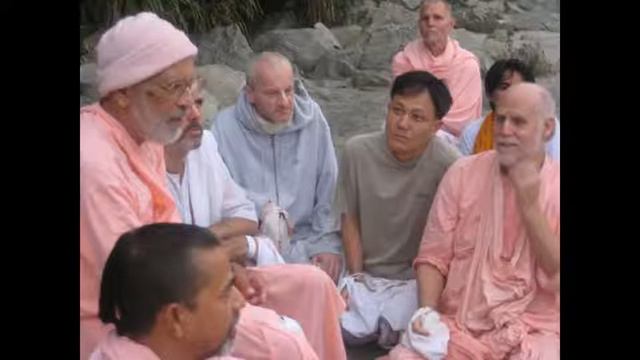 23 08 2019 Утро Гопала чампу Шрилы Дживы Госвами лекция 23 Шри Кришна Джанмааштами смотреть онлайн