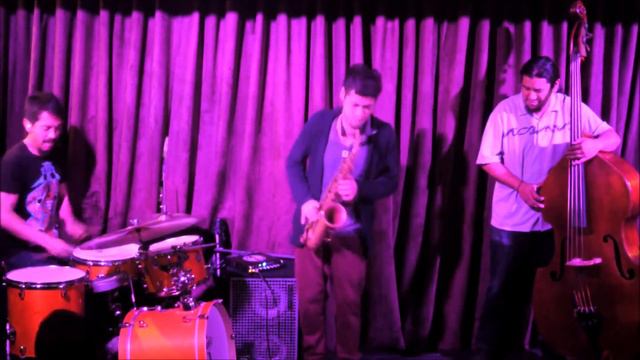 Enanos Café Jam Sessions - Chacal Ensamble - Who Do You Work For? (Ornette Coleman) смотреть онлайн