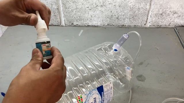 Капельный полив своими руками без лишних затрат из пятилитровой бутылки и медицинской капельницы