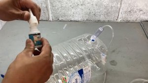 Капельный полив своими руками без лишних затрат из пятилитровой бутылки и медицинской капельницы