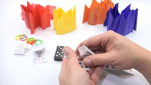 English Holiday Christmas Crackers - We Pop Over 20 - Penguin Game - Puzzles - Jokes & Hats! смотреть онлайн