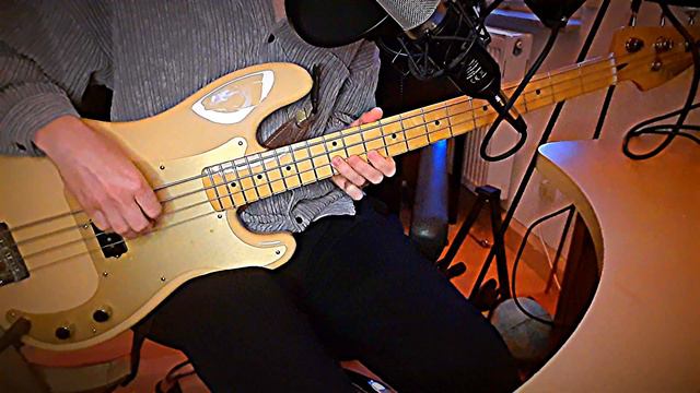 Khruangbin - White Gloves (Bass & Voice Cover) w/ Fender Vintera ´50s P-Bass + guitar solo смотреть онлайн